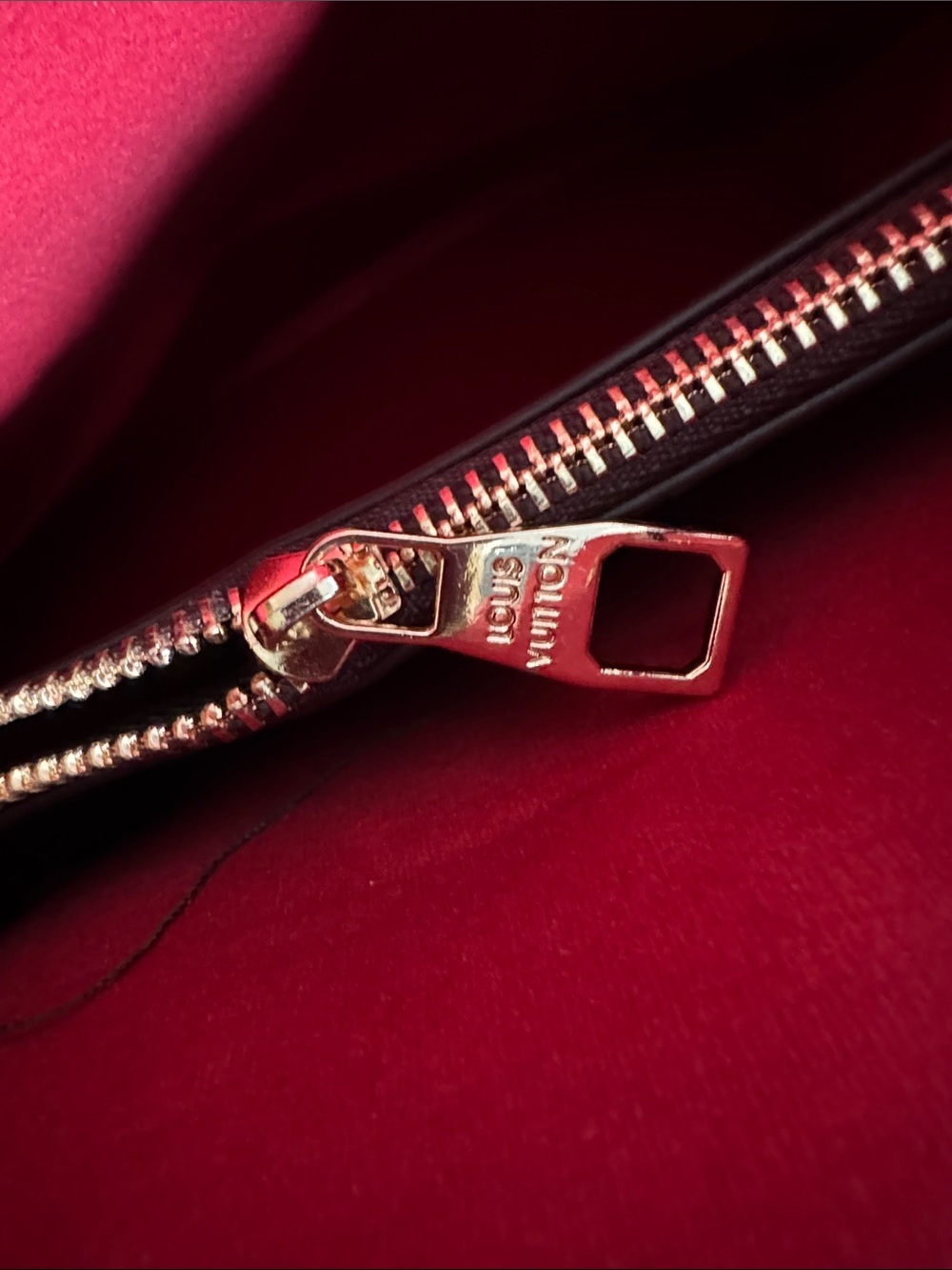 Louis Vuitton NéoNoé MM bucket bag in Monogram canvas with red🔥New! - Picture 5 of 8